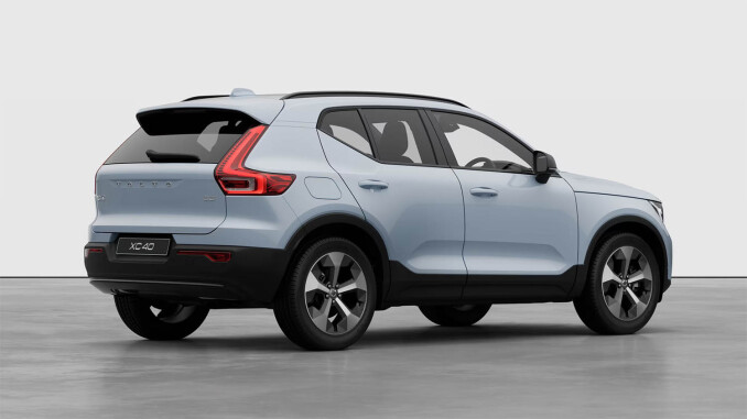 Volvo XC40 2.0 B3P Plus Pro Dark 5dr Auto Petrol Estate - Image 3